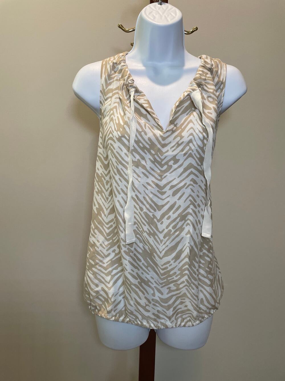 LOFT Size M Sleeveless Zebra‑Print Top Cream & Tan V‑Neck Tie Detail